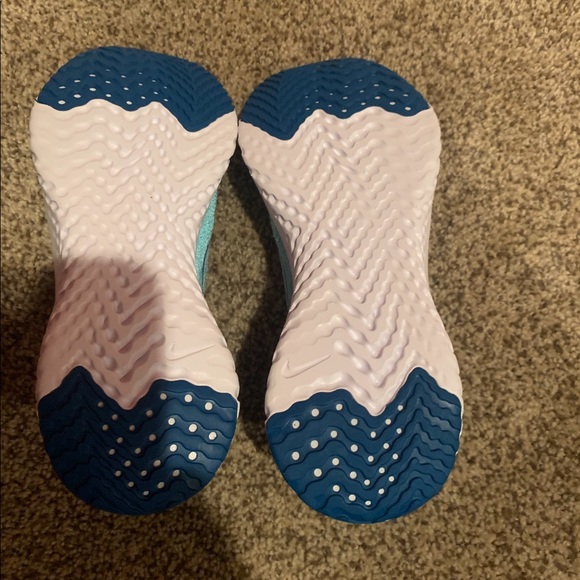 Nike Epic Phantom Reacts - Picture 4 of 6